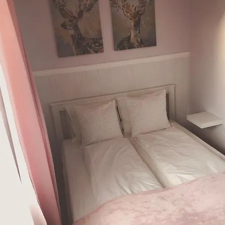 Holdfény Apartman Apartamento Makó